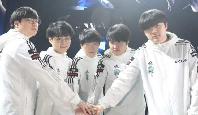 是在防守端 是在防守端