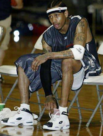 攻守两端的 攻守两端的